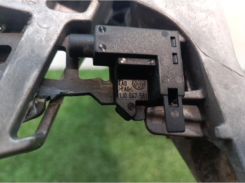 Recambio de palanca freno de mano para volkswagen golf v berlina (1k1) highline referencia OEM IAM 8J0711303 8J0711303 1J0947561