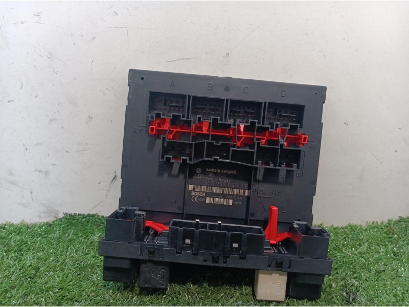 Recambio de caja reles / fusibles para volkswagen golf v berlina (1k1) highline referencia OEM IAM 3C0937049AE 3C0937049AE F005V