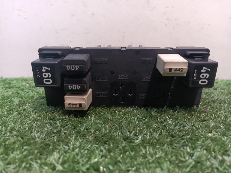 Recambio de caja reles / fusibles para volkswagen golf v berlina (1k1) highline referencia OEM IAM 3C0937049AE 3C0937049AE F005V