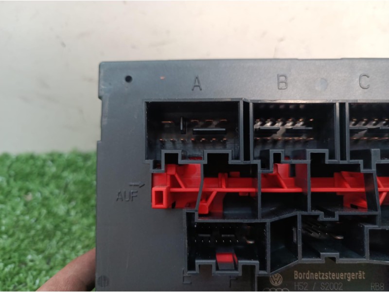 Recambio de caja reles / fusibles para volkswagen golf v berlina (1k1) highline referencia OEM IAM 3C0937049AE 3C0937049AE F005V