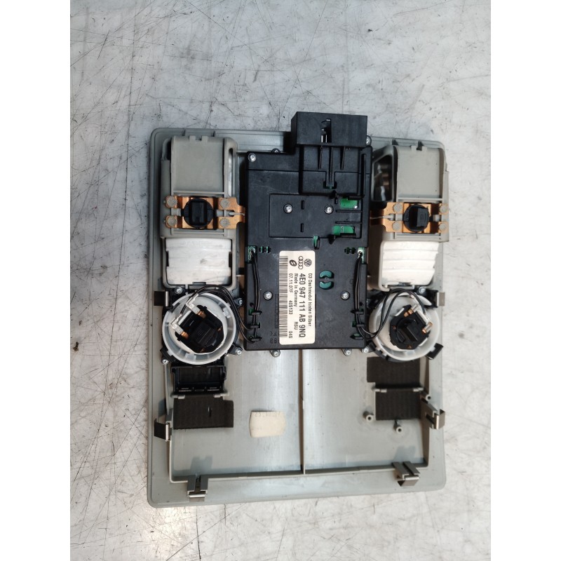 Recambio de luz interior para audi a8 (4e2) 3.0 tdi quattro l referencia OEM IAM 4E0947111A 4E0947111A 4E0947111A