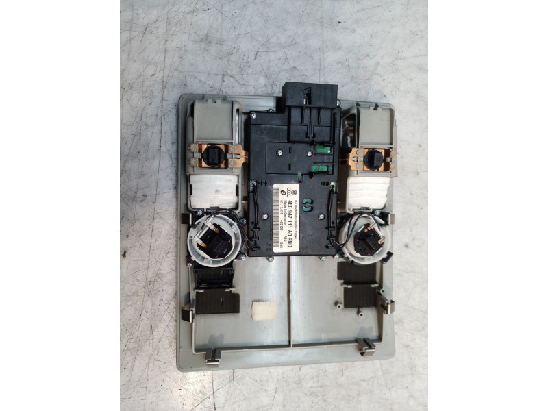 Recambio de luz interior para audi a8 (4e2) 3.0 tdi quattro l referencia OEM IAM 4E0947111A 4E0947111A 4E0947111A
