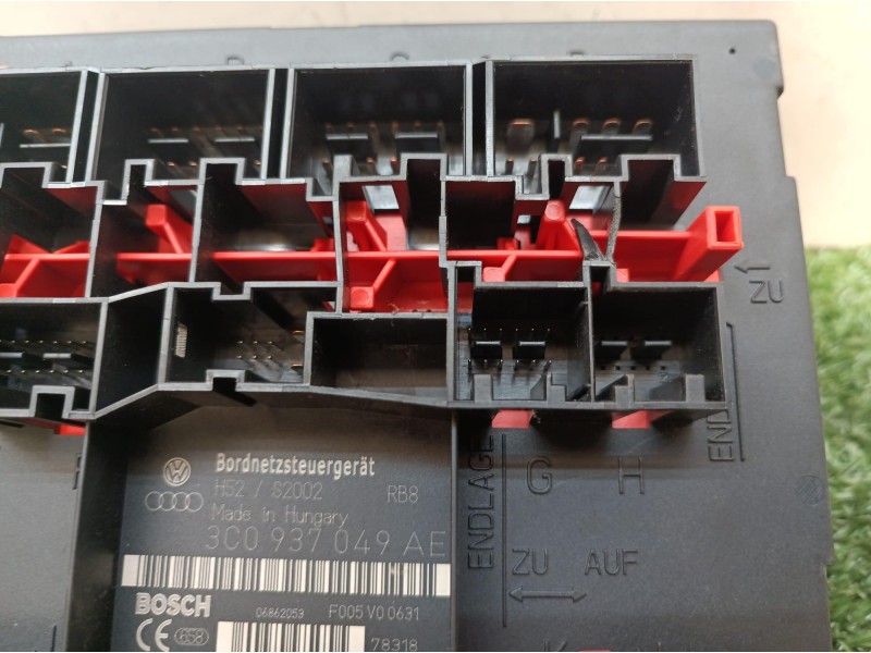 Recambio de caja reles / fusibles para volkswagen golf v berlina (1k1) highline referencia OEM IAM 3C0937049AE 3C0937049AE F005V