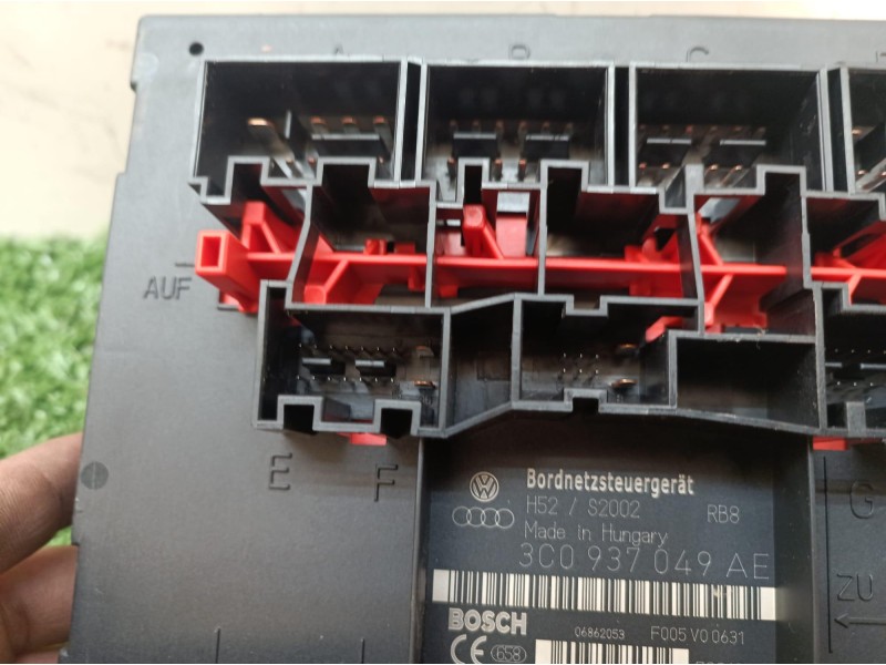 Recambio de caja reles / fusibles para volkswagen golf v berlina (1k1) highline referencia OEM IAM 3C0937049AE 3C0937049AE F005V