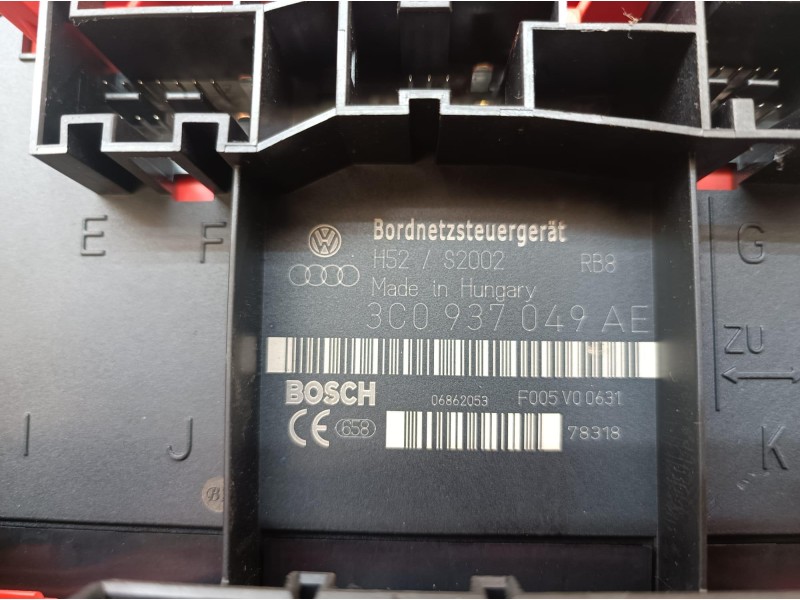 Recambio de caja reles / fusibles para volkswagen golf v berlina (1k1) highline referencia OEM IAM 3C0937049AE 3C0937049AE F005V