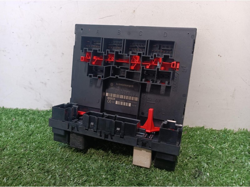 Recambio de caja reles / fusibles para volkswagen golf v berlina (1k1) highline referencia OEM IAM 3C0937049AE 3C0937049AE F005V