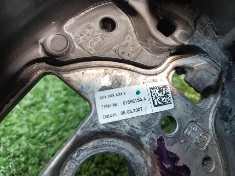 Recambio de volante para volkswagen golf v berlina (1k1) highline referencia OEM IAM 1K0959537J 61618396 1K0959538