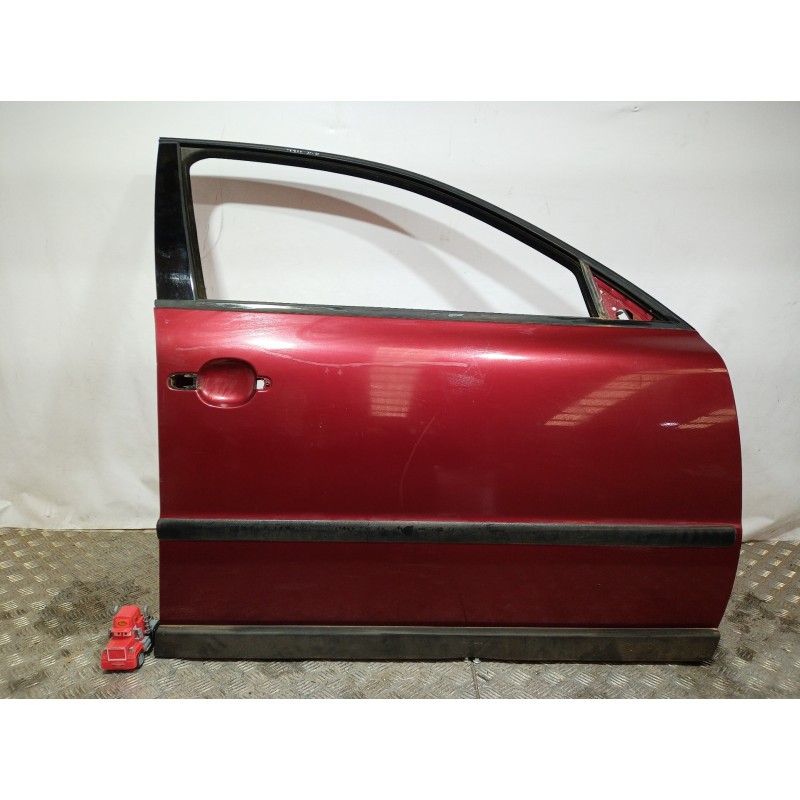 Recambio de puerta delantera derecha para volkswagen passat berlina (3b2) comfortline referencia OEM IAM   