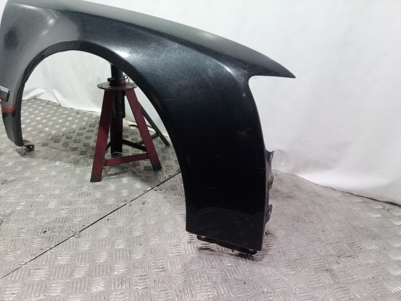 Recambio de aleta delantera derecha para audi a8 (4e2) referencia OEM IAM    Recambio de aleta delantera derecha para audi a8 (4e2) referencia OEM IAM