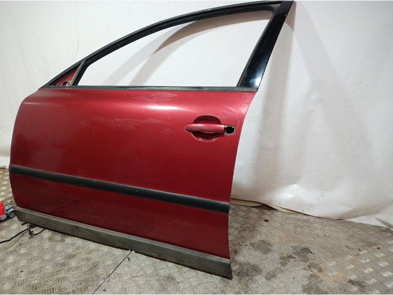 Recambio de puerta delantera izquierda para volkswagen passat berlina (3b2) comfortline referencia OEM IAM   
