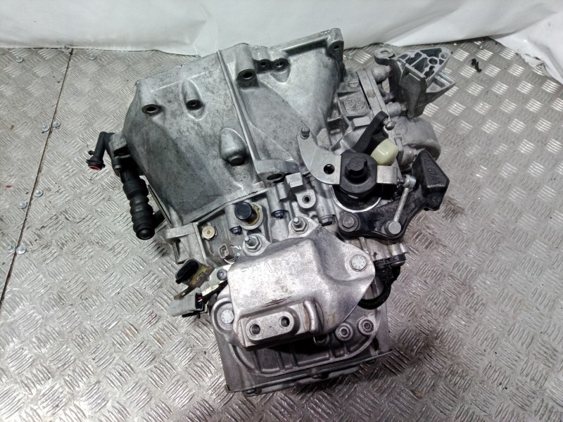 Recambio de caja cambios para peugeot 308 sw allure referencia OEM IAM 20MB53 20MB53 20MB53