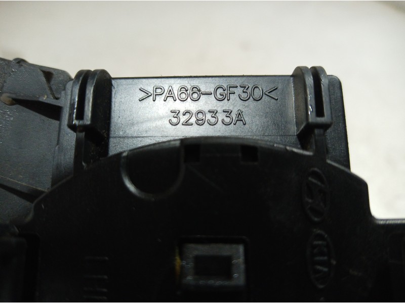 Recambio de mando limpia para hyundai getz (tb) referencia OEM IAM 32933A 32933A 32933 Recambio de mando limpia para hyundai getz (tb) referencia OEM IAM 32933A 32933A 32933