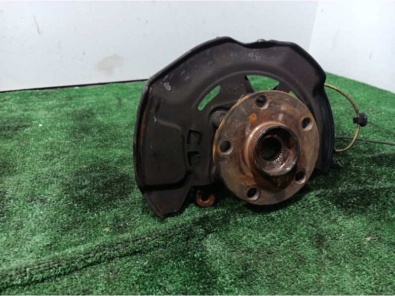 Recambio de mangueta trasera derecha para peugeot 206 berlina e-music referencia OEM IAM   