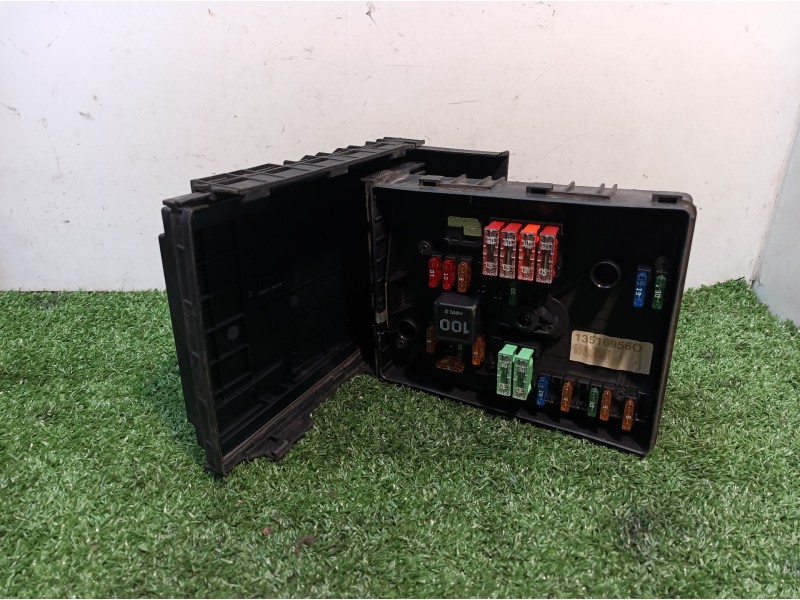 Recambio de caja reles / fusibles para volkswagen golf v berlina (1k1) highline referencia OEM IAM 1K0937132F 1K0937132F 1K09371