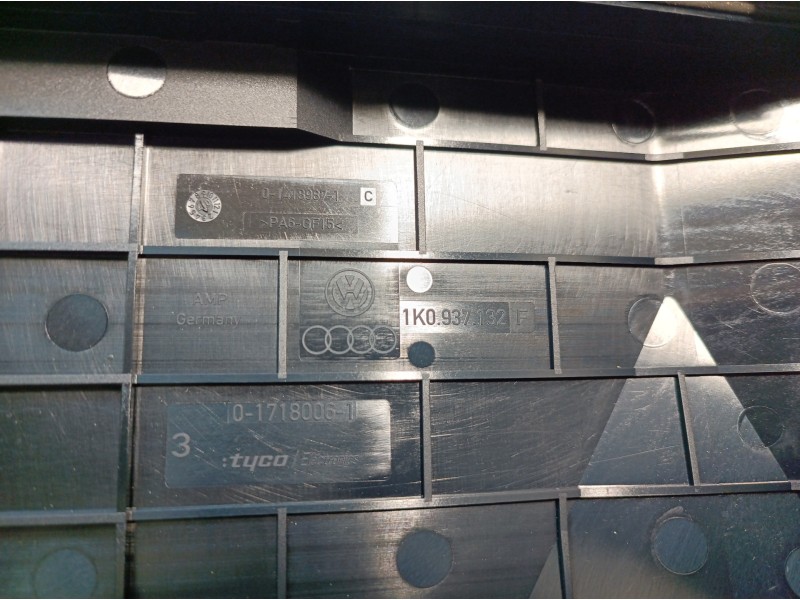 Recambio de caja reles / fusibles para volkswagen golf v berlina (1k1) highline referencia OEM IAM 1K0937132F 1K0937132F 1K09371