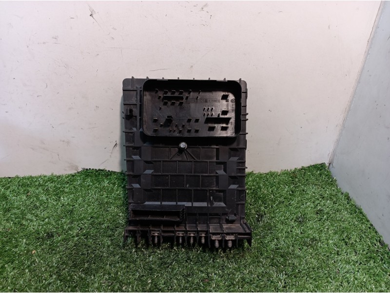 Recambio de caja reles / fusibles para volkswagen golf v berlina (1k1) highline referencia OEM IAM 1K0937132F 1K0937132F 1K09371