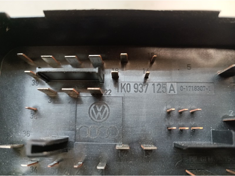 Recambio de caja reles / fusibles para volkswagen golf v berlina (1k1) highline referencia OEM IAM 1K0937132F 1K0937132F 1K09371