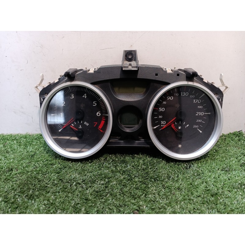 Recambio de cuadro instrumentos para renault megane ii classic berlina confort dynamique referencia OEM IAM 8200408790D 2RPF10A8