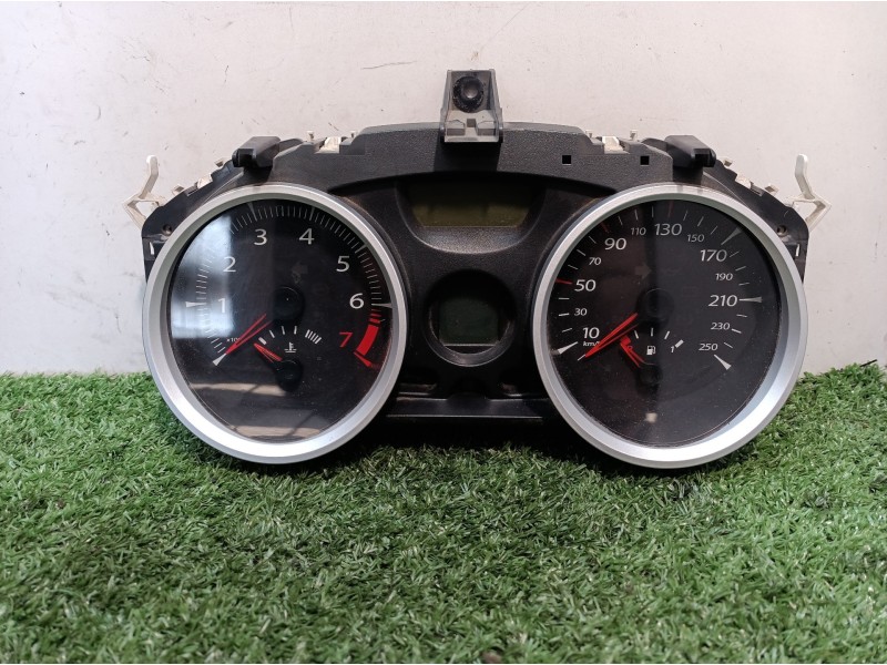 Recambio de cuadro instrumentos para renault megane ii classic berlina confort dynamique referencia OEM IAM 8200408790D 2RPF10A8