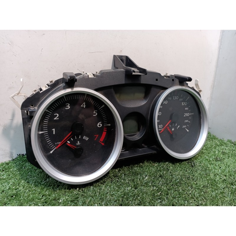 Recambio de cuadro instrumentos para renault megane ii classic berlina confort dynamique referencia OEM IAM 8200408790D 2RPF10A8