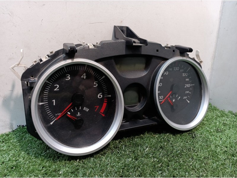 Recambio de cuadro instrumentos para renault megane ii classic berlina confort dynamique referencia OEM IAM 8200408790D 2RPF10A8