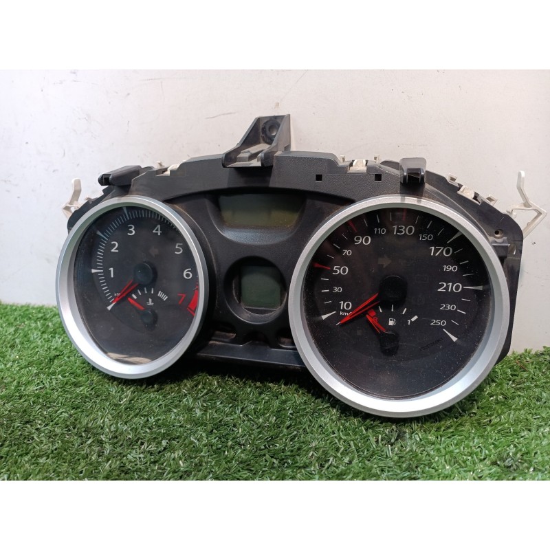 Recambio de cuadro instrumentos para renault megane ii classic berlina confort dynamique referencia OEM IAM 8200408790D 2RPF10A8
