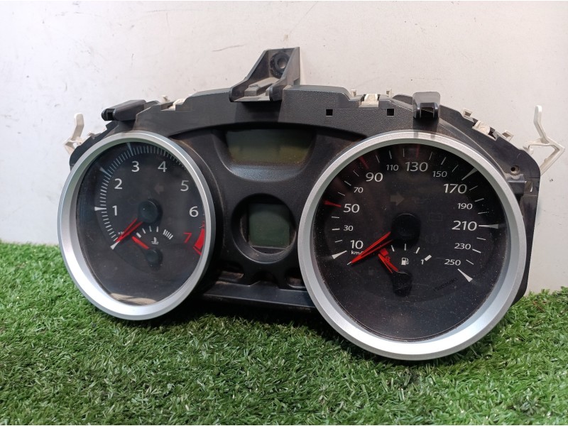 Recambio de cuadro instrumentos para renault megane ii classic berlina confort dynamique referencia OEM IAM 8200408790D 2RPF10A8