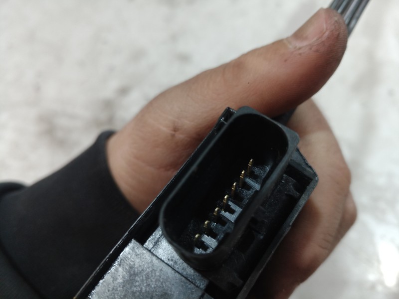 Recambio de cerradura puerta trasera izquierda para peugeot 308 sw allure referencia OEM IAM 9826126080 9826126080 9826126080