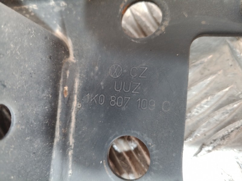 Recambio de refuerzo paragolpes delantero para volkswagen golf v berlina (1k1) conceptline (e) referencia OEM IAM 1K0807109C 1K0