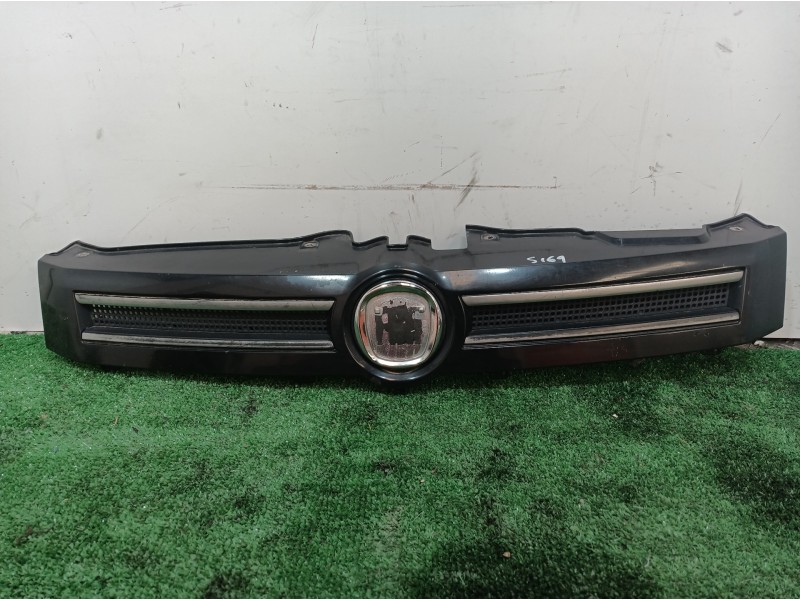 Recambio de rejilla delantera para fiat panda (169) 1.2 8v alessi referencia OEM IAM   