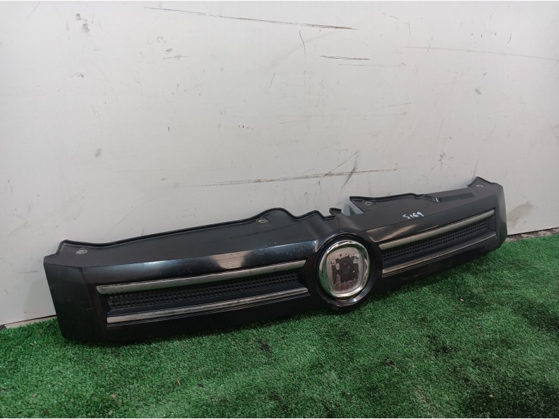 Recambio de rejilla delantera para fiat panda (169) 1.2 8v alessi referencia OEM IAM   