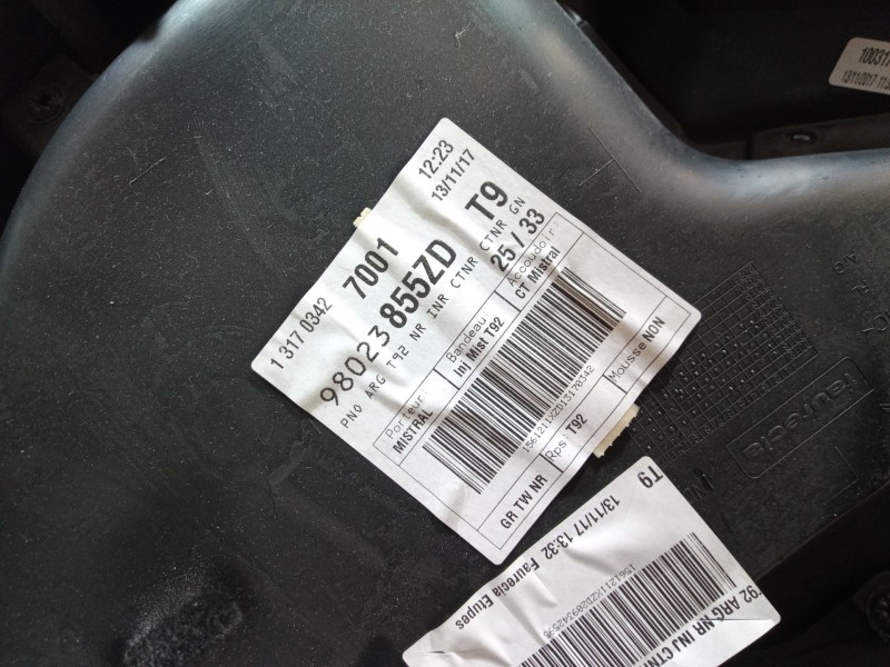 Recambio de guarnecido puerta trasera izquierda para peugeot 308 sw allure referencia OEM IAM 98041933PT 98041933PT 98041933PT