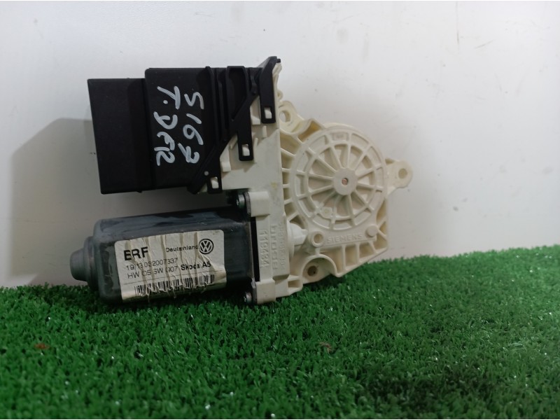 Recambio de motor elevalunas trasero derecho para skoda octavia combi (1z5) elegance referencia OEM IAM 1K0959704J 1K0959704J 1K