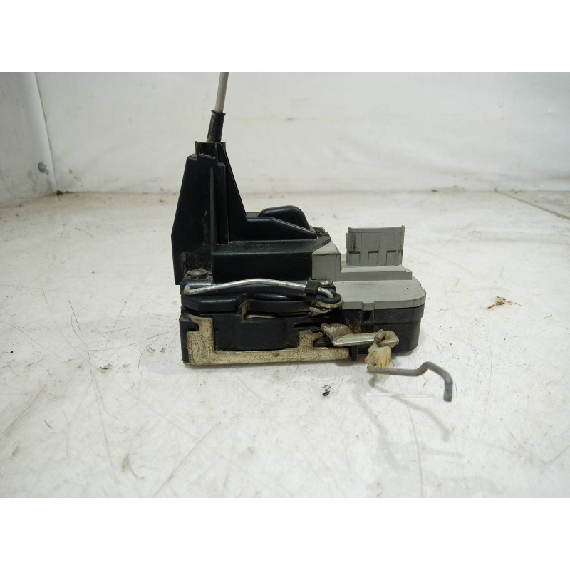 Recambio de cerradura puerta delantera izquierda para peugeot 307 break/sw (s2) d-sign referencia OEM IAM 23973158 23973158 2397