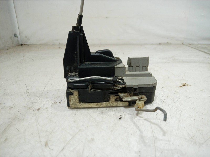 Recambio de cerradura puerta delantera izquierda para peugeot 307 break/sw (s2) d-sign referencia OEM IAM 23973158 23973158 2397