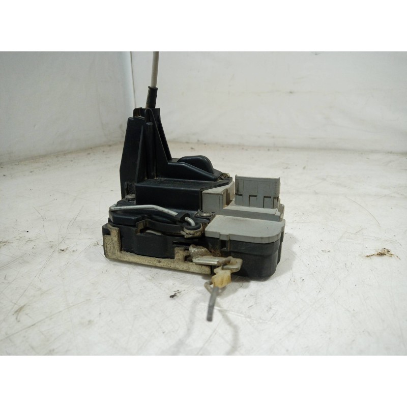 Recambio de cerradura puerta delantera izquierda para peugeot 307 break/sw (s2) d-sign referencia OEM IAM 23973158 23973158 2397