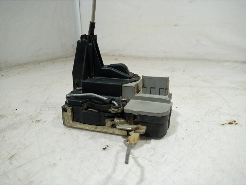 Recambio de cerradura puerta delantera izquierda para peugeot 307 break/sw (s2) d-sign referencia OEM IAM 23973158 23973158 2397