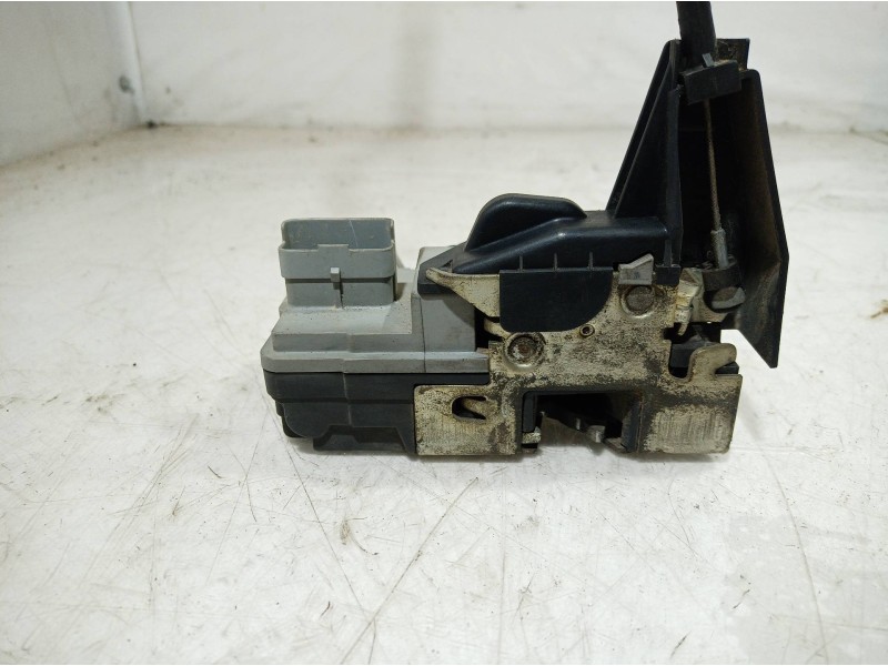 Recambio de cerradura puerta delantera izquierda para peugeot 307 break/sw (s2) d-sign referencia OEM IAM 23973158 23973158 2397