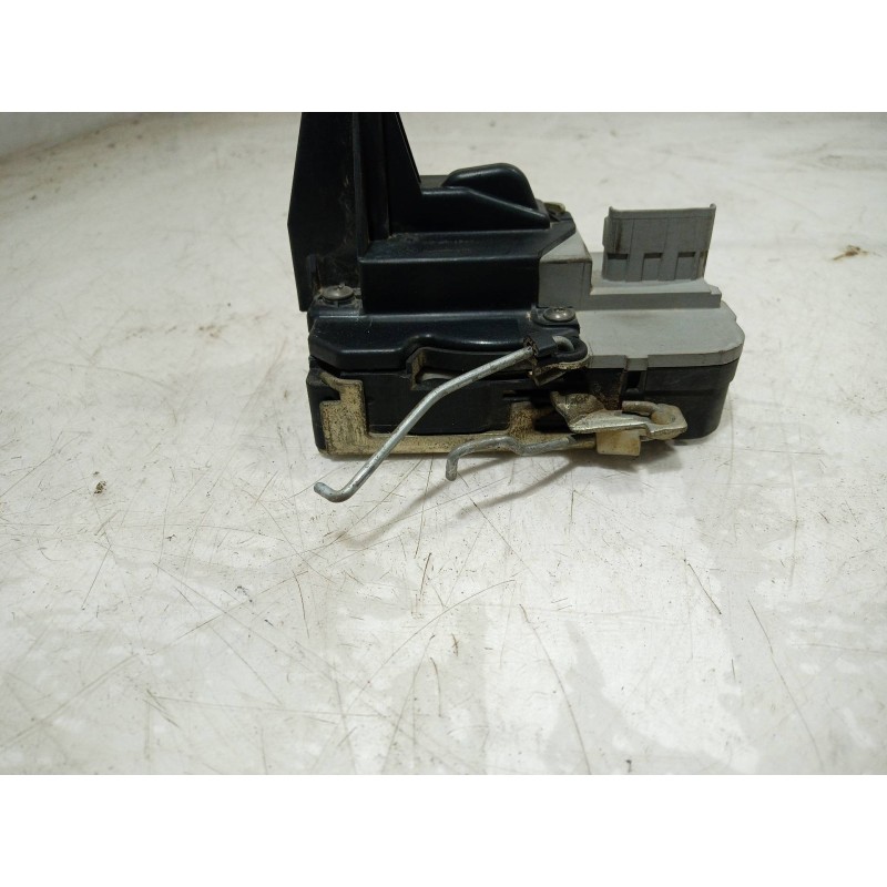 Recambio de cerradura puerta delantera izquierda para peugeot 307 break/sw (s2) d-sign referencia OEM IAM 23973158 23973158 2397