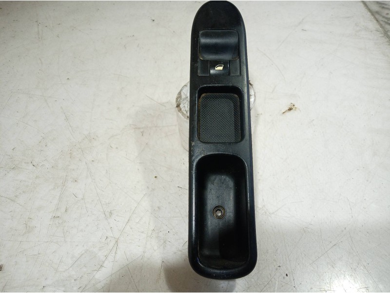 Recambio de mando elevalunas delantero derecho para peugeot 307 break/sw (s2) d-sign referencia OEM IAM 53269709 53269709 532697