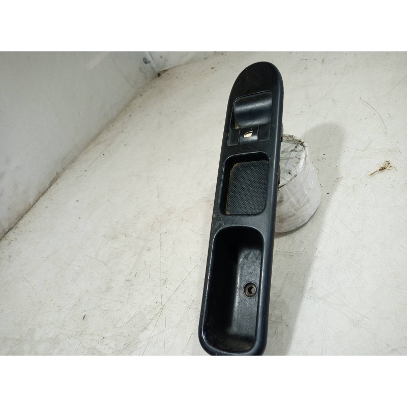 Recambio de mando elevalunas delantero derecho para peugeot 307 break/sw (s2) d-sign referencia OEM IAM 53269709 53269709 532697