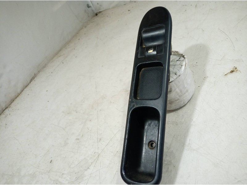 Recambio de mando elevalunas delantero derecho para peugeot 307 break/sw (s2) d-sign referencia OEM IAM 53269709 53269709 532697