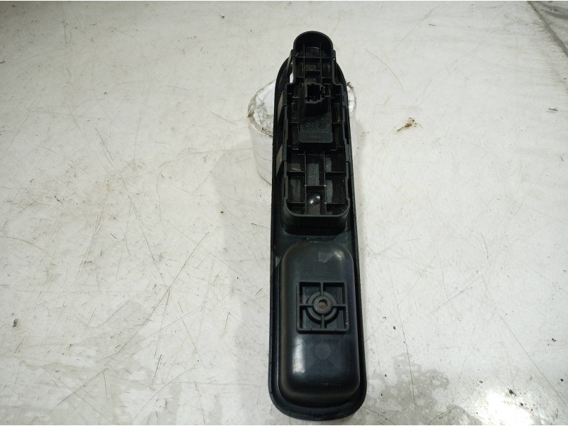Recambio de mando elevalunas delantero derecho para peugeot 307 break/sw (s2) d-sign referencia OEM IAM 53269709 53269709 532697