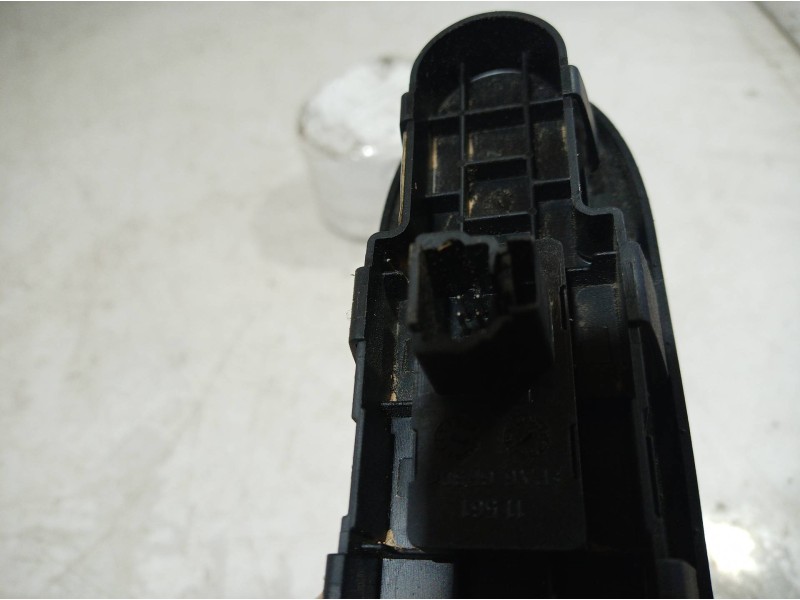 Recambio de mando elevalunas delantero derecho para peugeot 307 break/sw (s2) d-sign referencia OEM IAM 53269709 53269709 532697