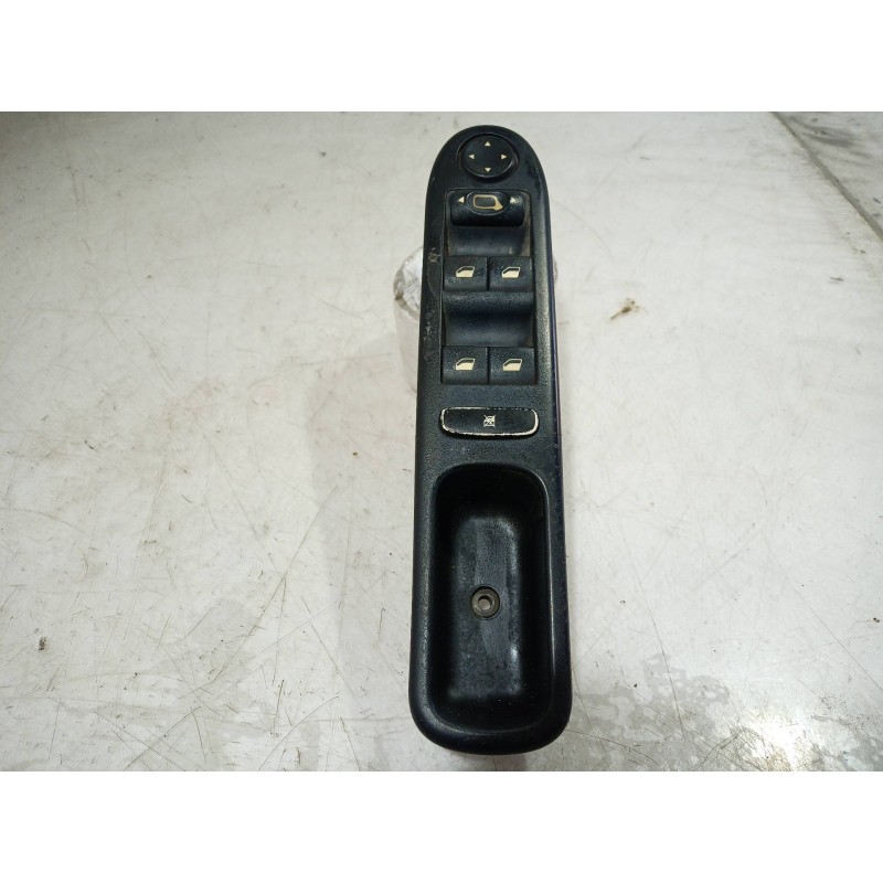 Recambio de mando elevalunas delantero izquierdo para peugeot 307 break/sw (s2) d-sign referencia OEM IAM 96531124XT 96531124XT 