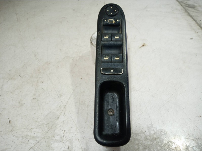 Recambio de mando elevalunas delantero izquierdo para peugeot 307 break/sw (s2) d-sign referencia OEM IAM 96531124XT 96531124XT 
