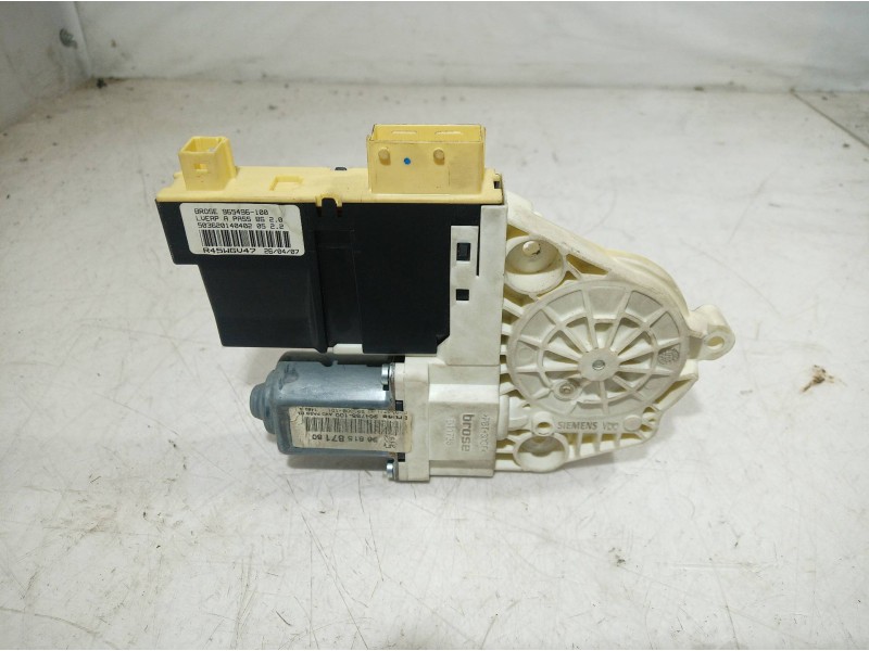 Recambio de motor elevalunas delantero derecho para peugeot 307 break/sw (s2) d-sign referencia OEM IAM 9681587180 9681587180 96