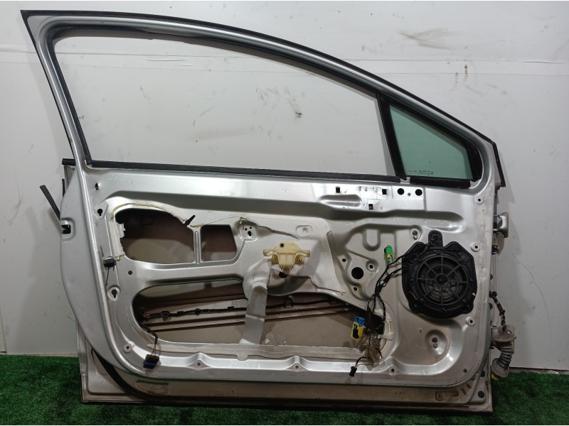 Recambio de puerta delantera izquierda para citroën c4 coupe by loeb referencia OEM IAM   