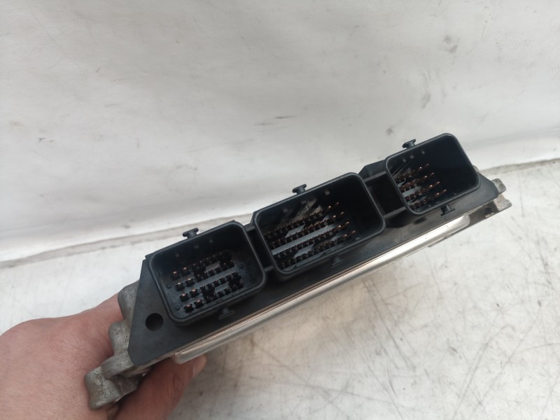 Recambio de centralita motor uce para peugeot 307 break/sw (s2) d-sign referencia OEM IAM 9664257580 9664257580 0281013332