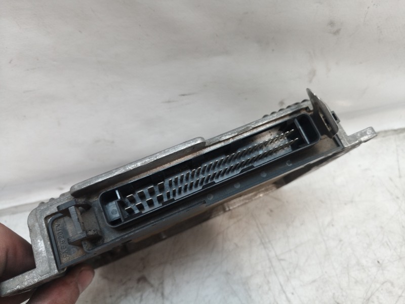 Recambio de centralita motor uce para renault megane i classic (la0) 1.6e rn referencia OEM IAM 7700105979 7700105979 S115300203